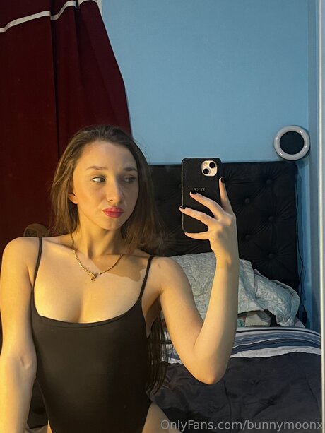 Bunnymoonx top profile image