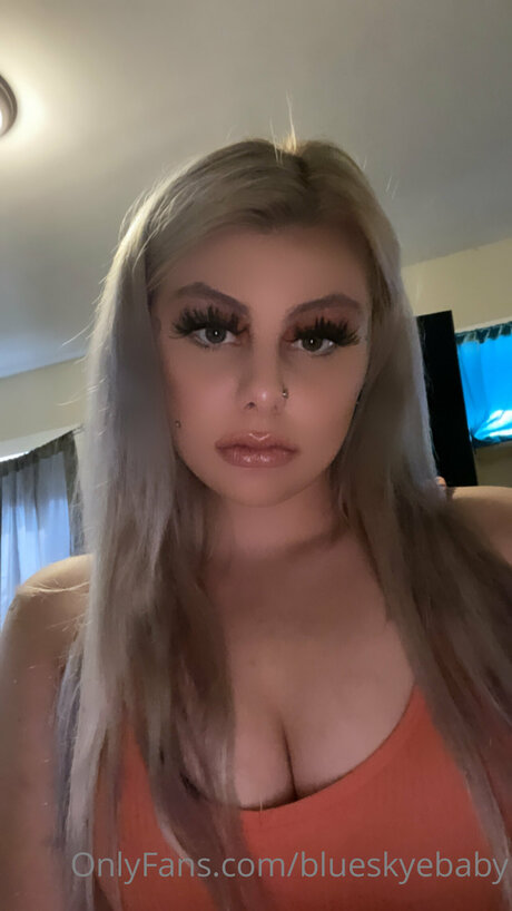 Blueskyebaby star nude image