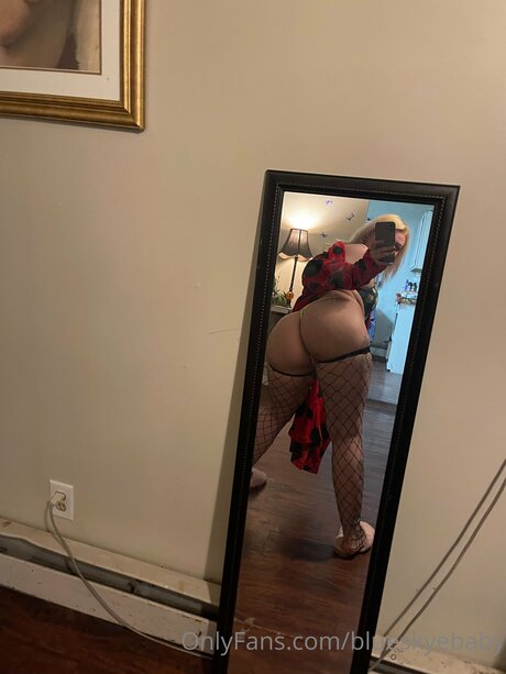 Blueskyebaby model hd image