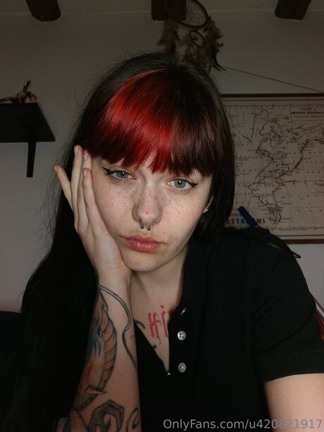Juste Lilith high quality pornstar image