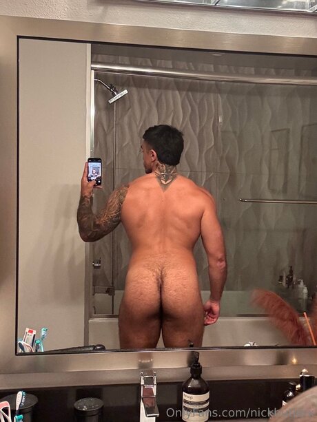 Nickbutlerx model porn photos