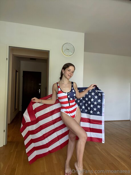 Moanarea pornographic actress images