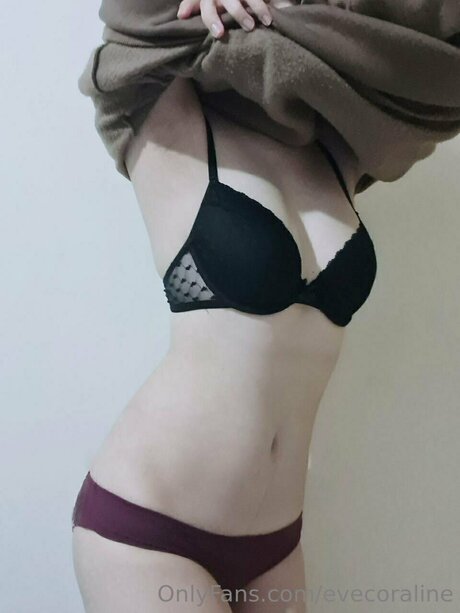 Evecoraline adult model gallery
