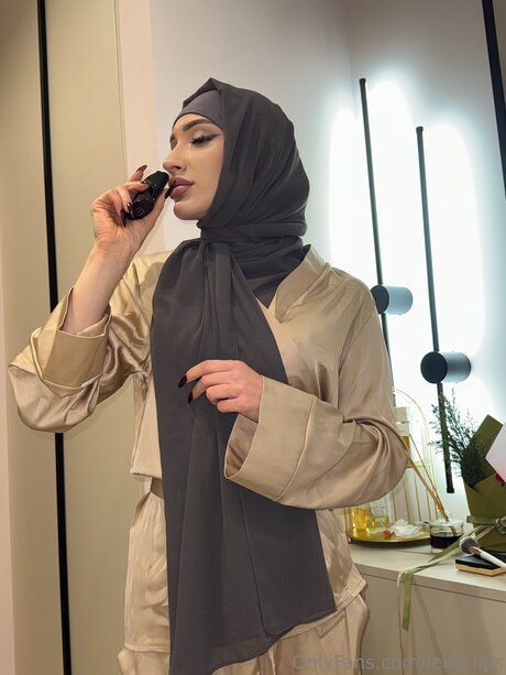 Leila Lips model beautiful pics