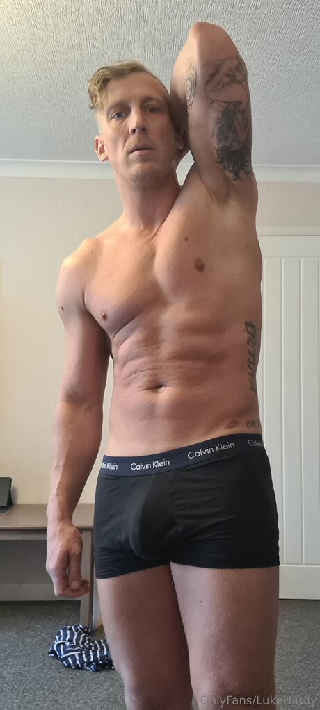 Lukehardy nudes actress photos