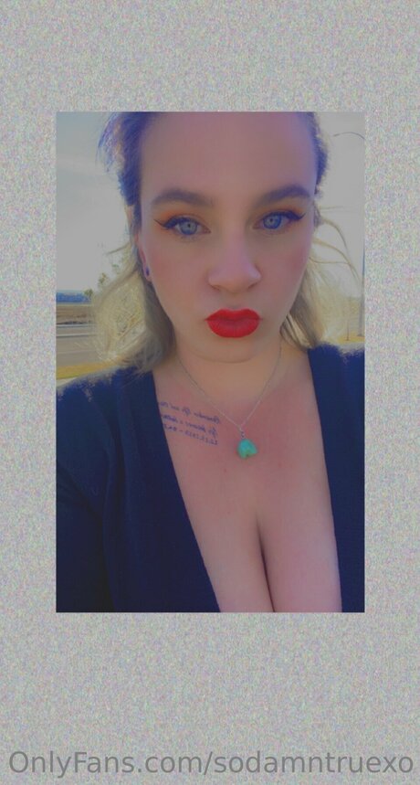 Sodamntruexo naked pornstar pic