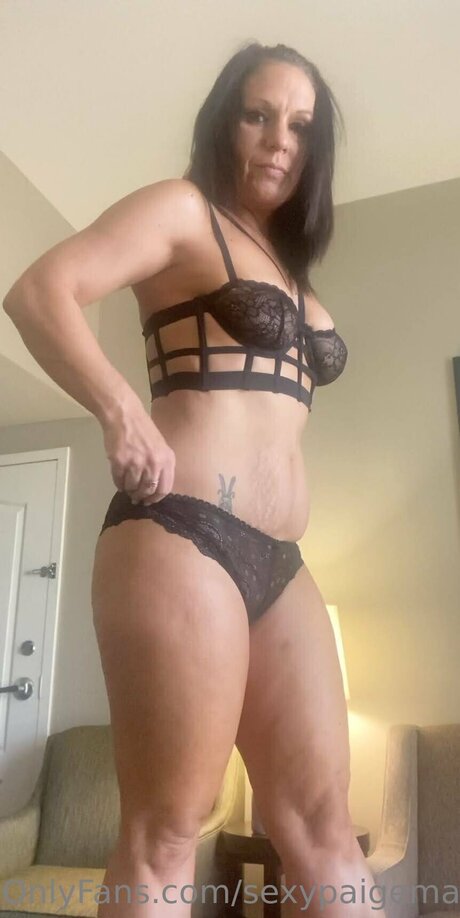 Sexypaigemadison pretty model photos