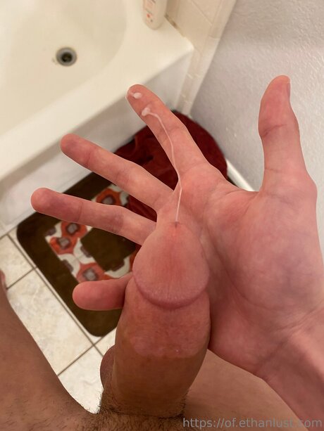 Ethanlustx naked actress pic