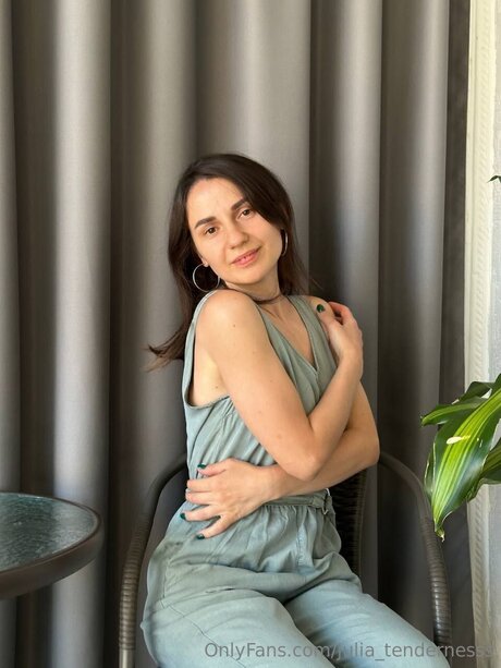 Julia Tendernesss free star image