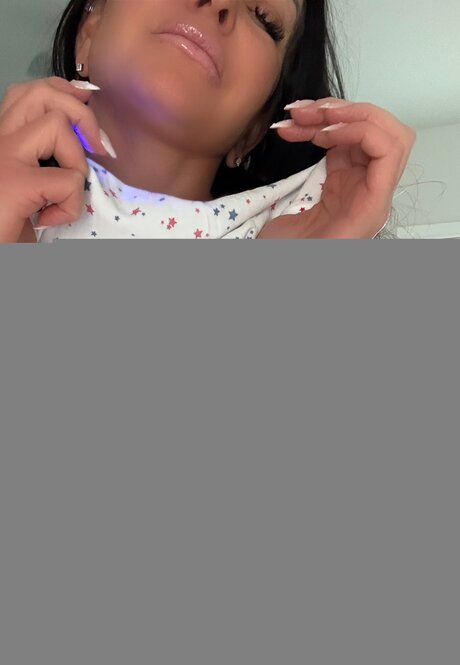 Coralcavero1 hot actress img
