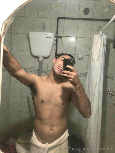 Aaronrodri0 adult model galleries