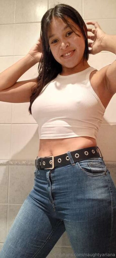 Naughtyariana pornstar nude picture