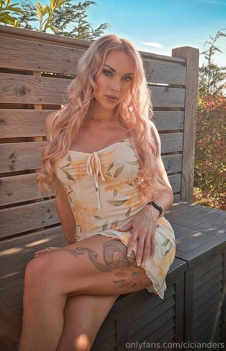 Ciciandersxx sexy star pic