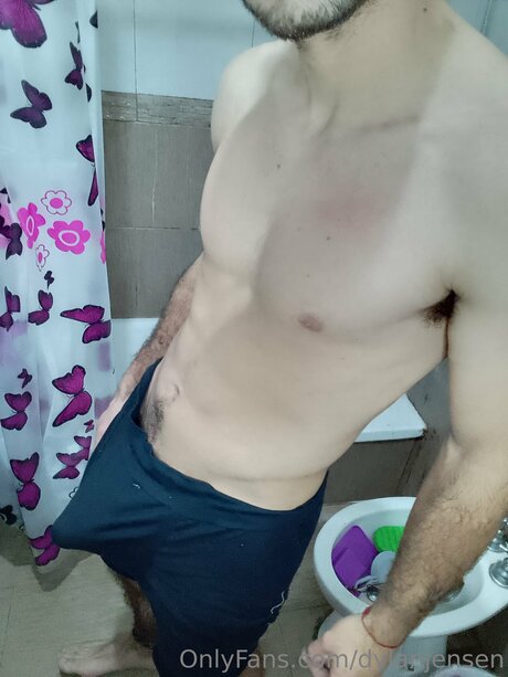 Dylanjensen star sexy pic