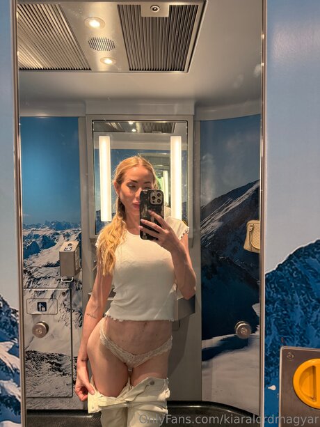 Kiaralordmagyar hot actress img