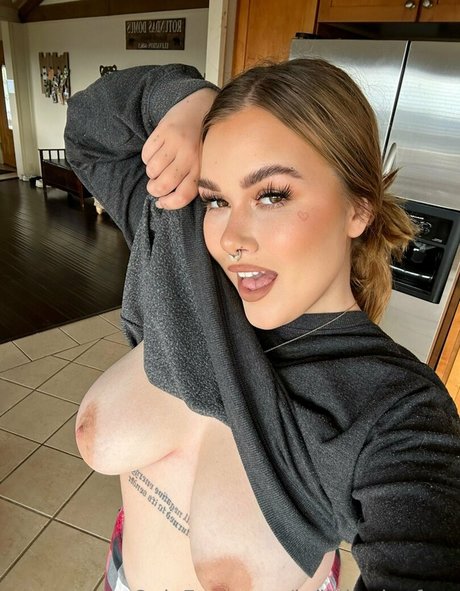 kyliejordanfree pretty pornstar photo