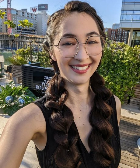 Ovilee May star top img