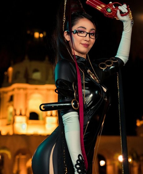 Ovilee May star pornographic pics