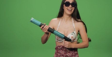 Ovilee May hot star img