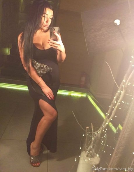 sarabig model adult image