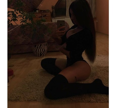 Flora Tabi top profile image