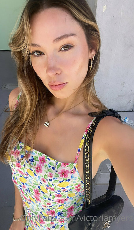 victoriamyers naked actress gallery