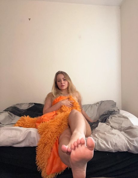 Simkabandito naked model pictures