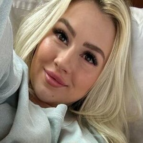 tinyelena hd pornstar pics