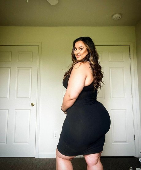 Emily Clausen porn model pics