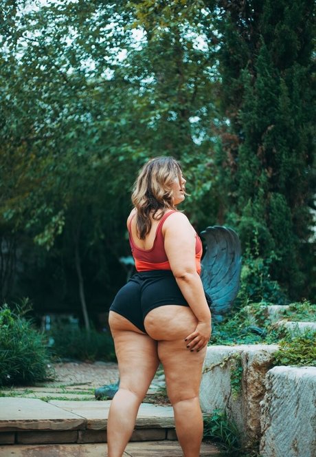 famous free onlyfans beautiful images