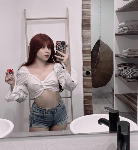 spectralnix nude actress pic