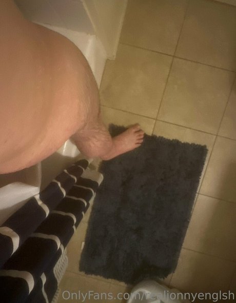 realjonnyenglsh sex model photo