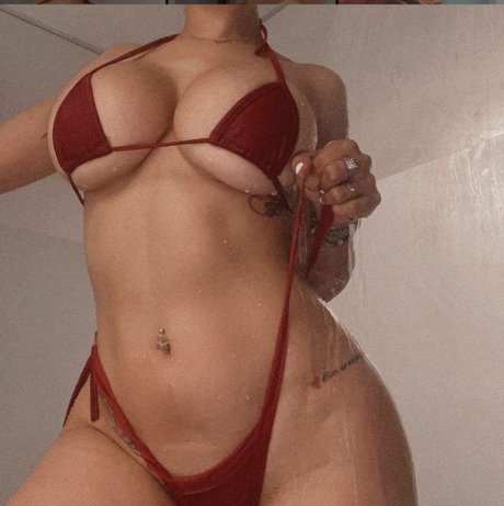 Maday Castellano model hd pictures