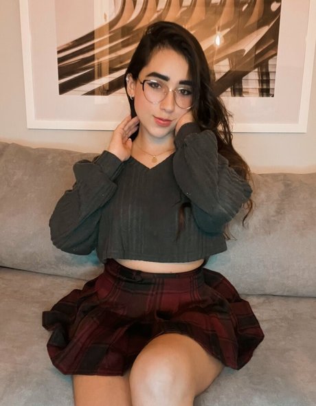 xmiranda99 model naked pictures