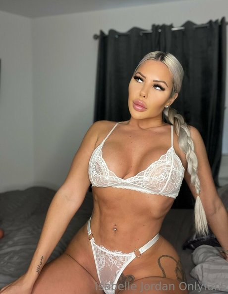 missisabelleberry naked model galleries