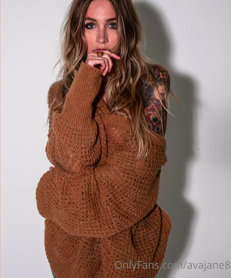 avajane8 hd model picture