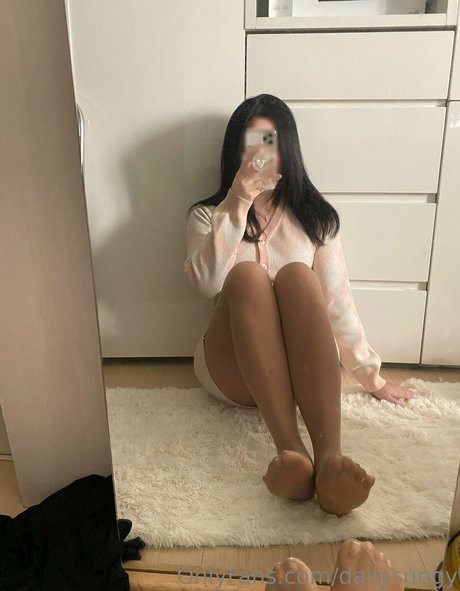 dailysungy nude model photos