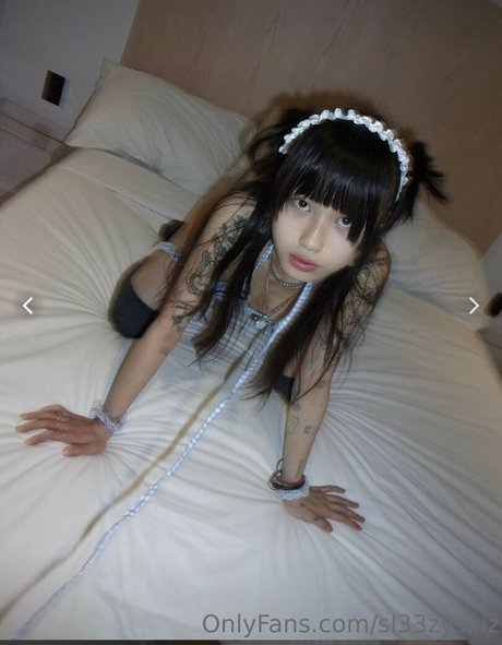 sl33zyskiz model adult archive