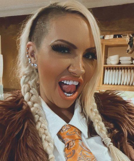 Jodie Marsh hot actress picture