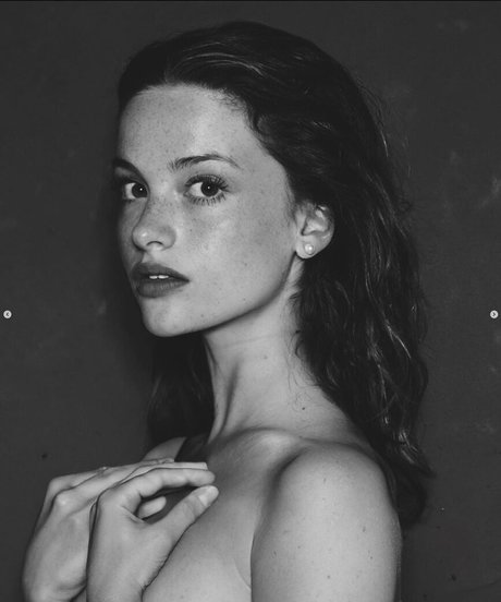Camille Yolaine nice star pic