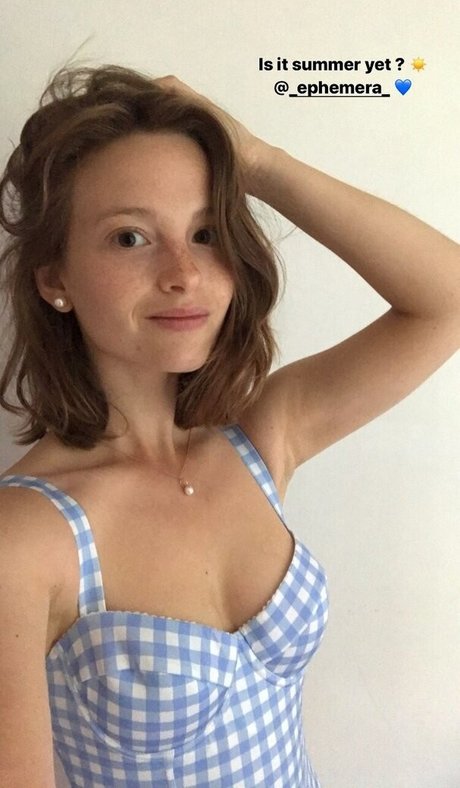 Camille Yolaine star nudes gallery