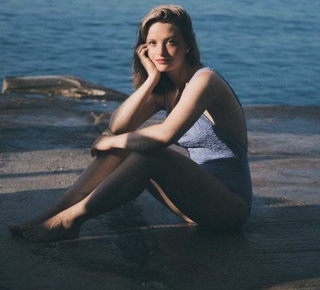 Camille Yolaine model nude picture