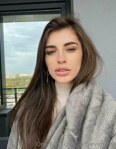 judyevans69 erotic model pics