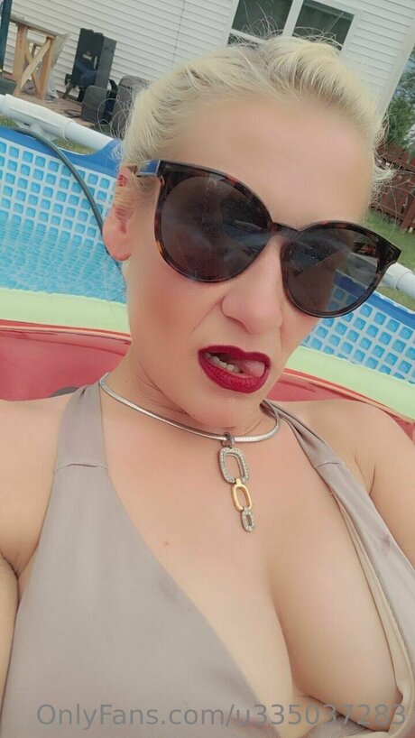 Marilynox23 sexy model photos