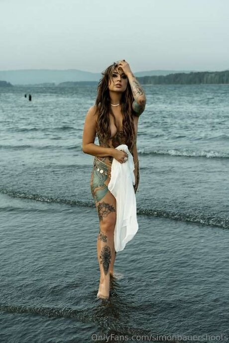 Simonbauershoots art model photo