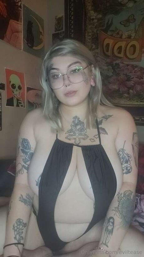 Eviltease pornstar naked gallery