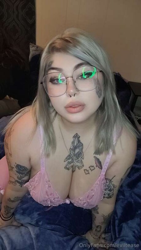Eviltease star nice pics