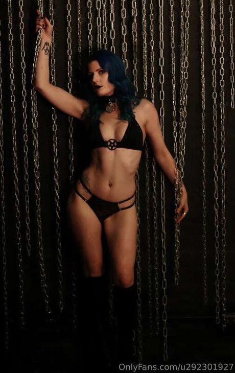 U292301927 adult model galleries