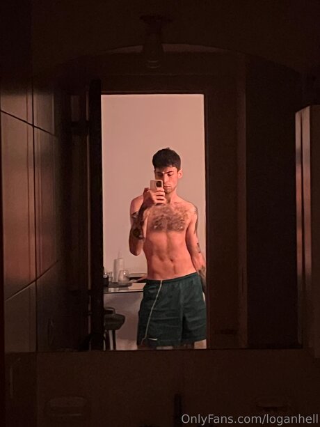 Loganhell star naked photo