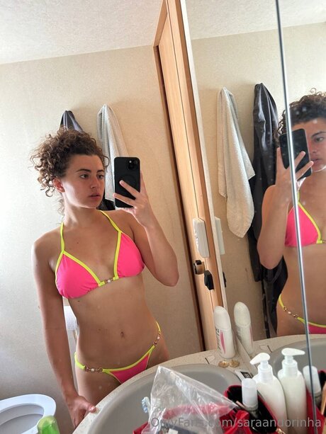 Saraaandoriinhaa sexy star picture